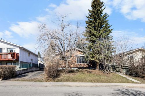 903 40 St Sw, Calgary, AB, T3C1W4 | Card Image
