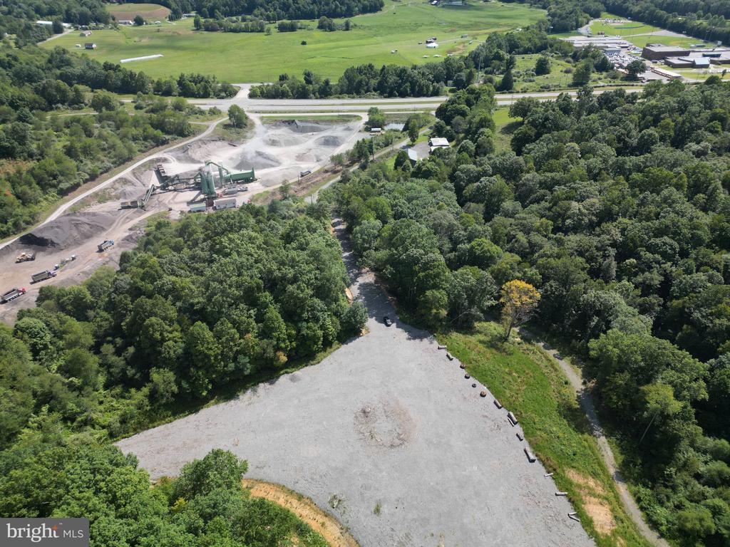 Commercial Lease in SUMMERSVILLE 2