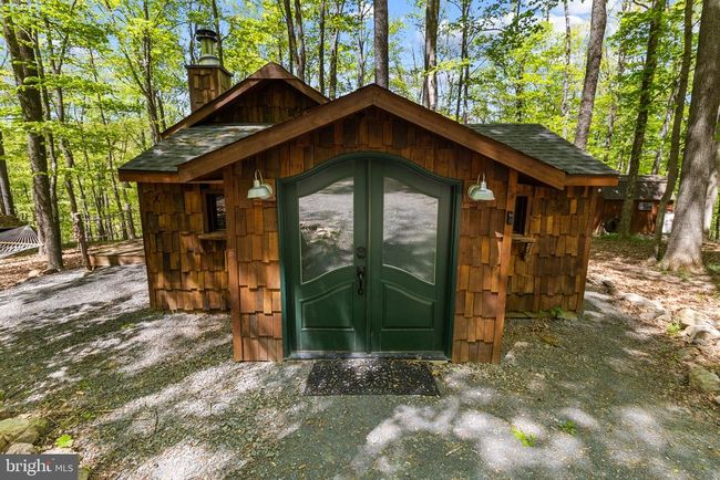 326 Preacher Ln, House other with 1 bedrooms, 1 bathrooms and null parking in Great Cacapon WV | Image 4