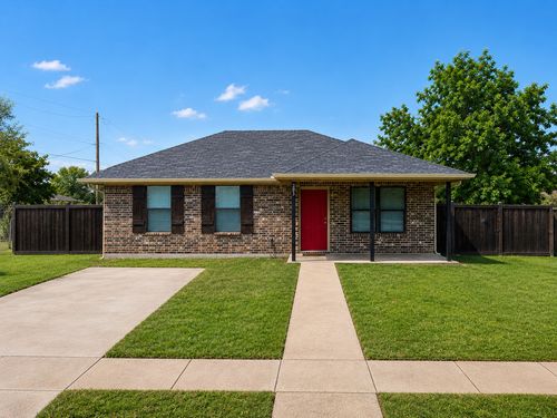 203 W Willow St, Sanger, TX, 76266-4835 | Card Image