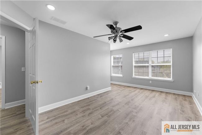 142 Lackland Ave, Townhouse with 2 bedrooms, 3 bathrooms and null parking in Piscataway NJ | Image 25