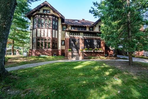 329 Park Cir, Menomonie, WI, 54751-1958 | Card Image