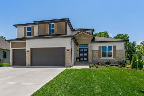 2620 Ne Woodland Oak Dr, Lee's Summit, MO, 64086-7126 | Card Image