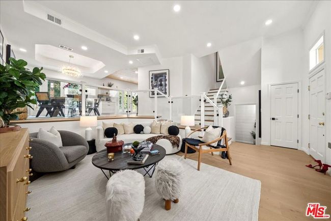 APT-11 - 4414 Moorpark Way, Townhouse with 2 bedrooms, 3 bathrooms and null parking in Toluca Lake CA | Image 6