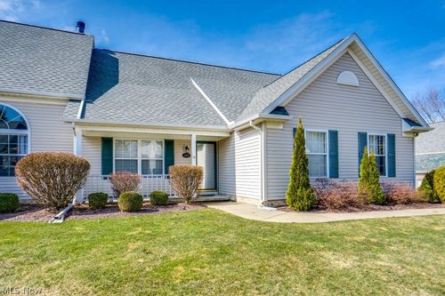 5223 Queen Ann Way, Painesville, OH, 44077-6302 | Card Image