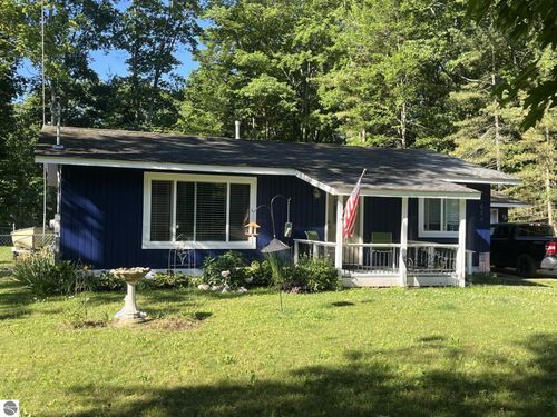 3644 Crescent Dr, East Tawas, MI, 48730-9546 | Card Image