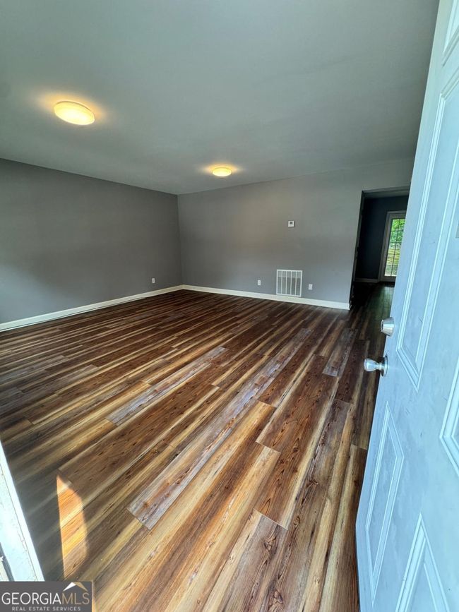 907 Holden Ln, Home with 2 bedrooms, 3 bathrooms and 2 parking in College Park GA | Image 9
