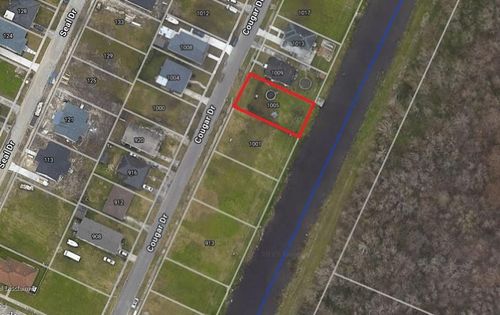 1005 Cougar Dr, Arabi, LA, 70032-2127 | Card Image