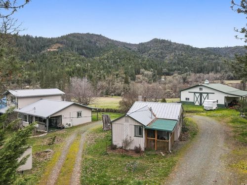 431 Murphy Gulch Rd, Rogue River, OR, 97537-9705 | Card Image