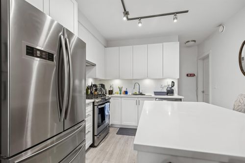 205-20673 78 Ave, Langley, BC, V2Y3K1 | Card Image