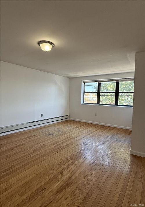 1363 Gillespie Ave, Bronx, NY, 10461-6012 | Card Image