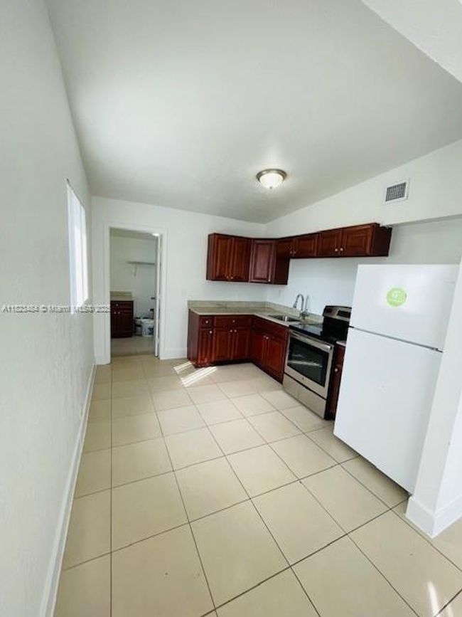 1 - 12121 Sw 216 Th St, Home with 2 bedrooms, 1 bathrooms and null parking in Miami FL | Image 7