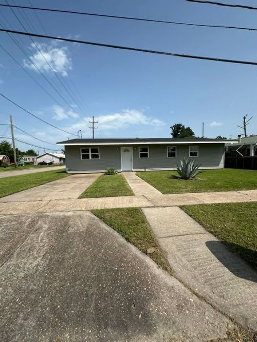 205 Allen St, Houma, LA, 70363-5941 | Card Image