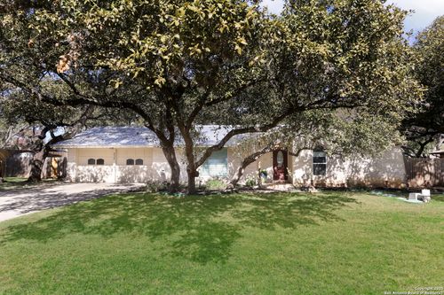 333 Meadowbrook Dr, Hollywood Park, TX, 78232-1133 | Card Image