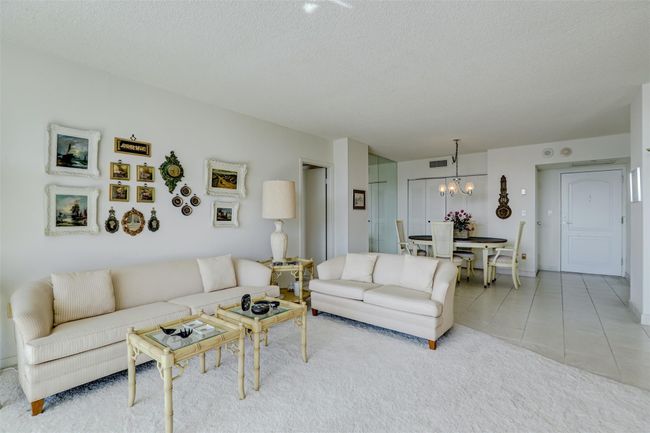 1506 - 3675 N Country Club Dr, Condo with 2 bedrooms, 2 bathrooms and null parking in Aventura FL | Image 9