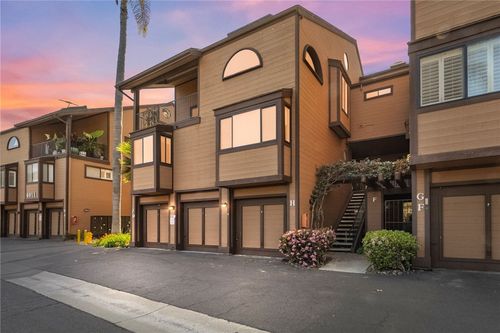 apt-h-4009 Canario St, Carlsbad, CA, 92008-4100 | Card Image