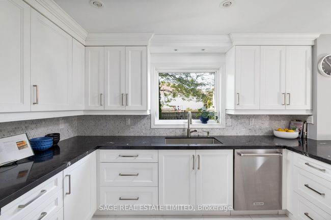 42 Miranda Crt, House other with 6 bedrooms, 5 bathrooms and 2 parking in Thornhill ON | Image 15
