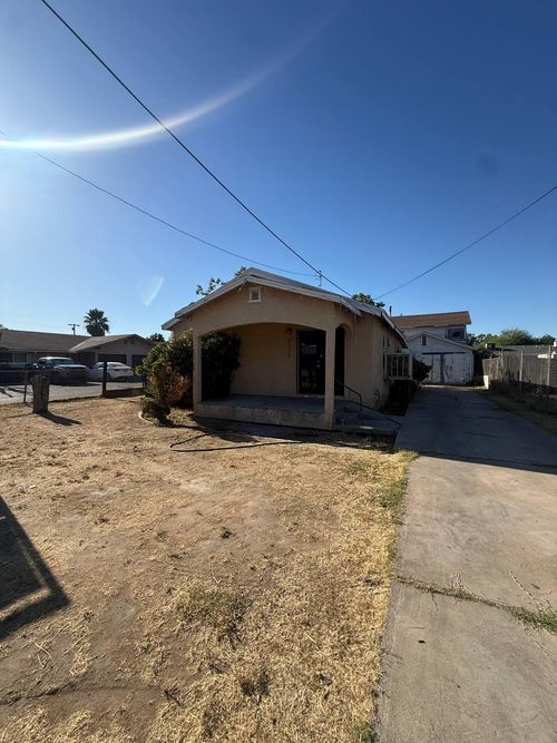4079 E Heaton Ave, Fresno, CA, 93702-4333 | Card Image