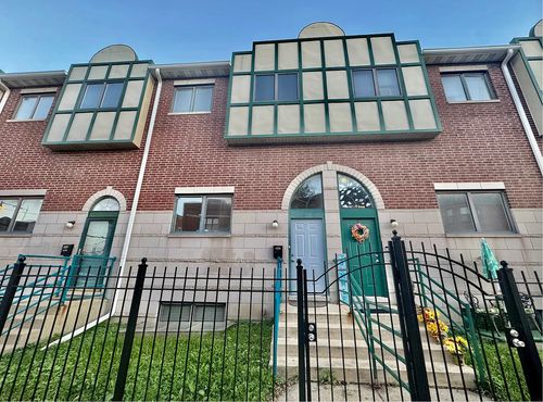 2037 W 35th St Avenue, Chicago, IL, 60609 | Card Image