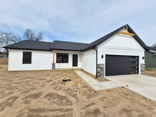 445 N Eastfield Cir, Milford, IN, 46542-1500 | Card Image
