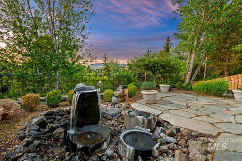516 E Highland View Dr, Boise, ID, 83702-1915 | Card Image