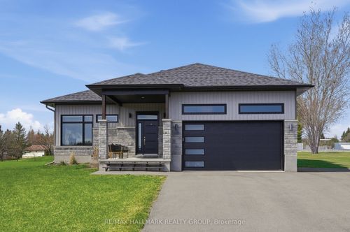 21 Maxime Crt, Hammond, ON, K0A2A0 | Card Image