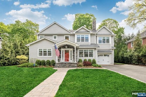 159 Hampton Pl, Ridgewood, NJ, 07450-3429 | Card Image