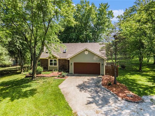 307 Gore Rd, Raymore, MO, 64083 | Card Image