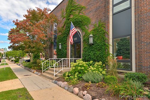 ste-160-1121 Warren Ave, Downers Grove, IL, 60515-3571 | Card Image