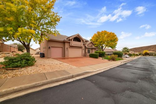 922 E Silver Shadows Dr, Washington, UT, 84780-8287 | Card Image