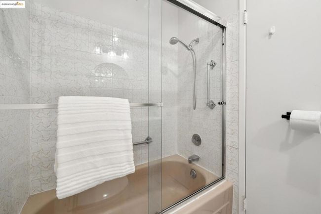APT-320 - 960 Shorepoint Ct, Condo with 2 bedrooms, 2 bathrooms and 2 parking in Alameda CA | Image 40