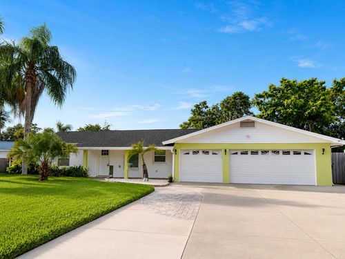 8715 Driftwood Dr, TAMPA, FL, 33615-4413 | Card Image