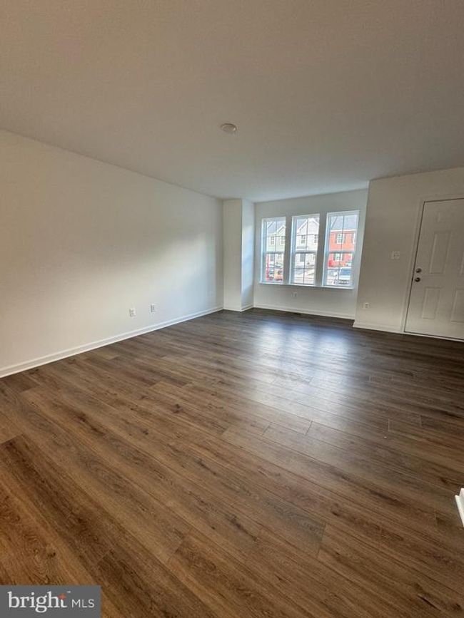 21 Scrub Pine Ct, Townhouse with 3 bedrooms, 3 bathrooms and null parking in BUNKER HILL WV | Image 6