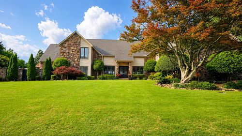 8332 Countrywood Fwy, Cordova, TN, 38016-4528 | Card Image