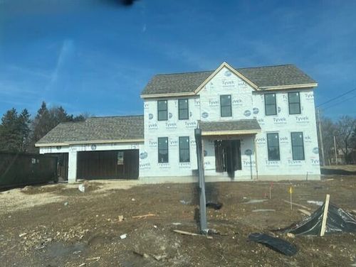 lt15-W251N2469 Valleyview Circle, Pewaukee, WI, 53072 | Card Image