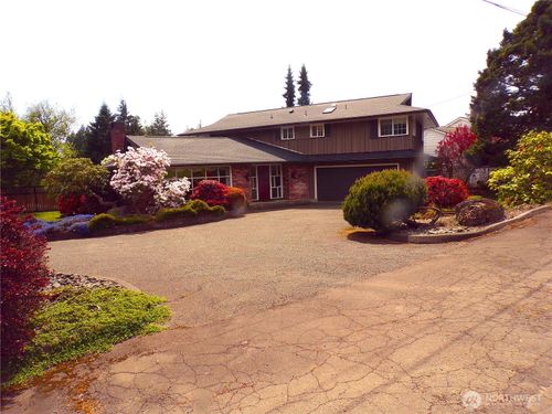 605 Lee Ave, Aberdeen, WA, 98520-1222 | Card Image