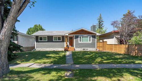 3912 40 Ave Nw, Calgary, AB, T3A0W9 | Card Image