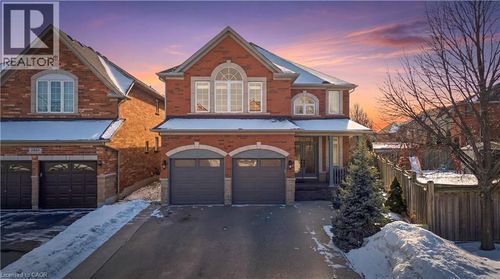 2070 Willhaven Trail, Oakville, ON, L6M5G3 | Card Image