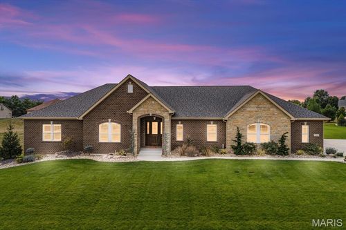 512 Benjamin Ln, Waterloo, IL, 62298-3388 | Card Image