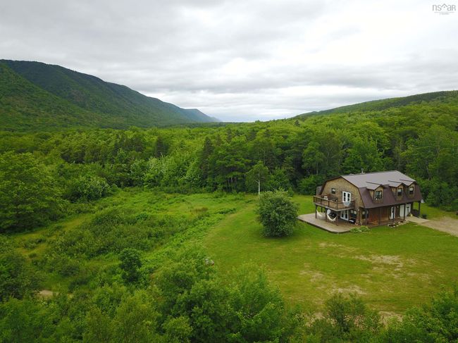 27859 Cabot Trail, House other with 3 bedrooms, 2 bathrooms and 1 parking in Cape North NS | Image 4