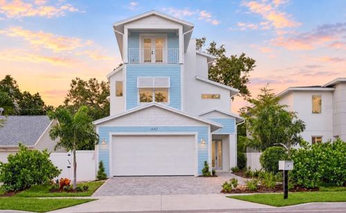 1647 Siesta Dr, SARASOTA, FL, 34239-5933 | Card Image