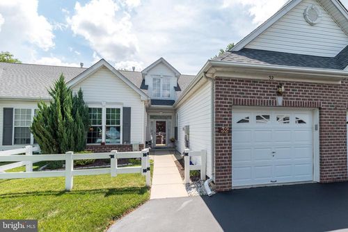 32 Newbury Way, LANSDALE, PA, 19446-4379 | Card Image