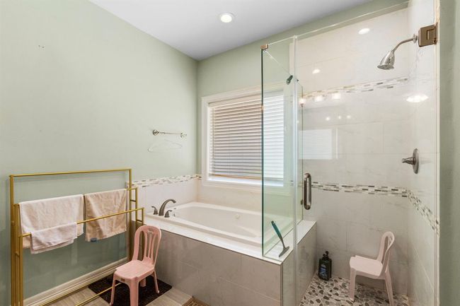 548 Cascade St, House other with 4 bedrooms, 4 bathrooms and 2 parking in Bellaire TX | Image 13