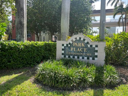 apt-301-1640 Presidential Way, West Palm Beach, FL, 33401-1844 | Card Image