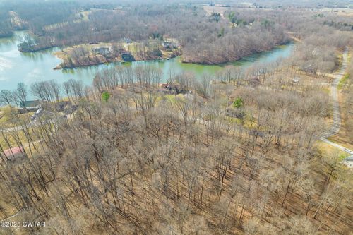 24 Lake Hayes Estates Rd, Trenton, TN, 38382-8424 | Card Image