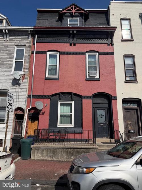 735 N 9th St, READING, PA, 19604-2523 | Card Image