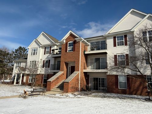 unit-203-670 Mill Cir, Wheeling, IL, 60090-4210 | Card Image