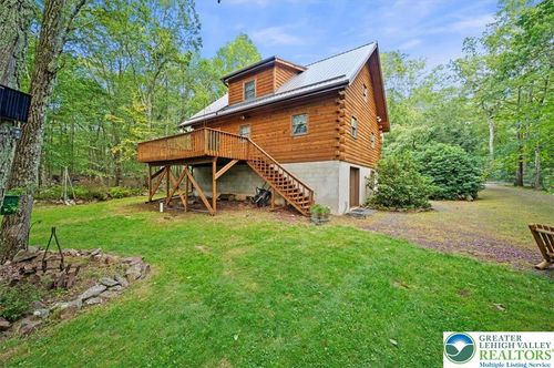 15 Locust Dr, Jim Thorpe, PA, 18229-3641 | Card Image