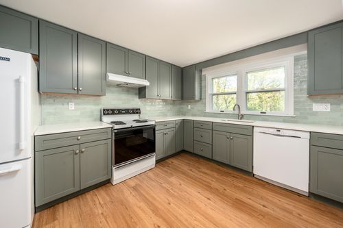 unit-3-3 Highview Dr, Sandwich, MA, 02563-2332 | Card Image