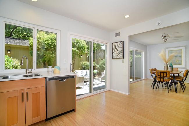 10 Adelphi Ct, Townhouse with 2 bedrooms, 3 bathrooms and null parking in Sacramento CA | Image 10